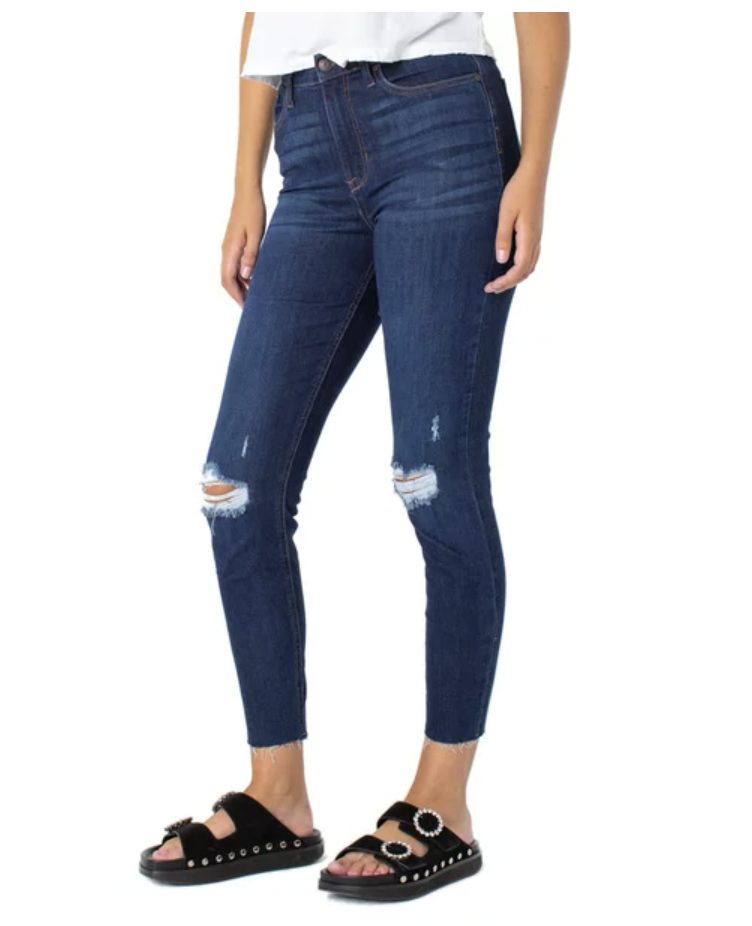 Ripped-denim-jeans | Sonia Begonia Fall Fashion Must-Haves