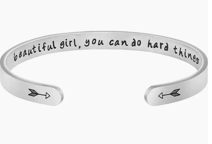 Best-stocking-stuffers-tween-girls | Sonia Begonia Best Stocking Stuffers for Tween Girls They'll Love
