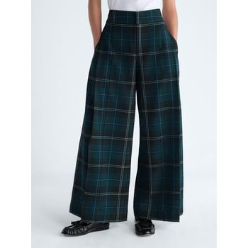 Free Assembly pleated wide leg trousers from Walmart, an Aritzia Effortless pants alternative